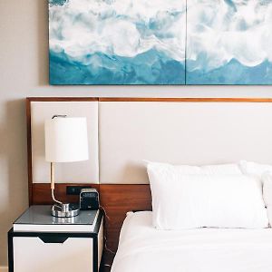 King Bed Water View